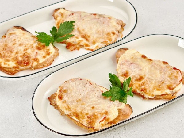 Горбуша с томатами под сыром на четверых Горбуша с томатами под сыром на четверых