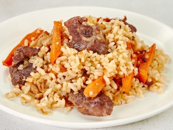 Узбекский плов с говядиной из казана Узбекский плов с говядиной из казана