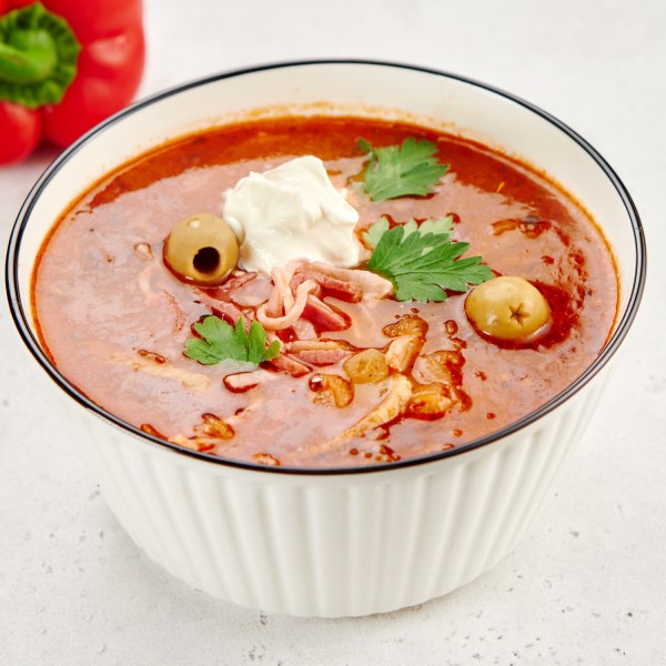 Солянка по-домашнему со сметаной Солянка по-домашнему со сметаной