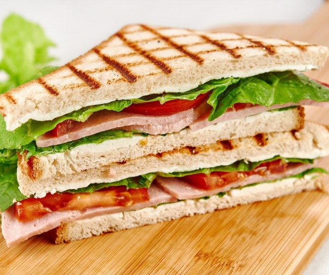 Сэндвич с ветчиной